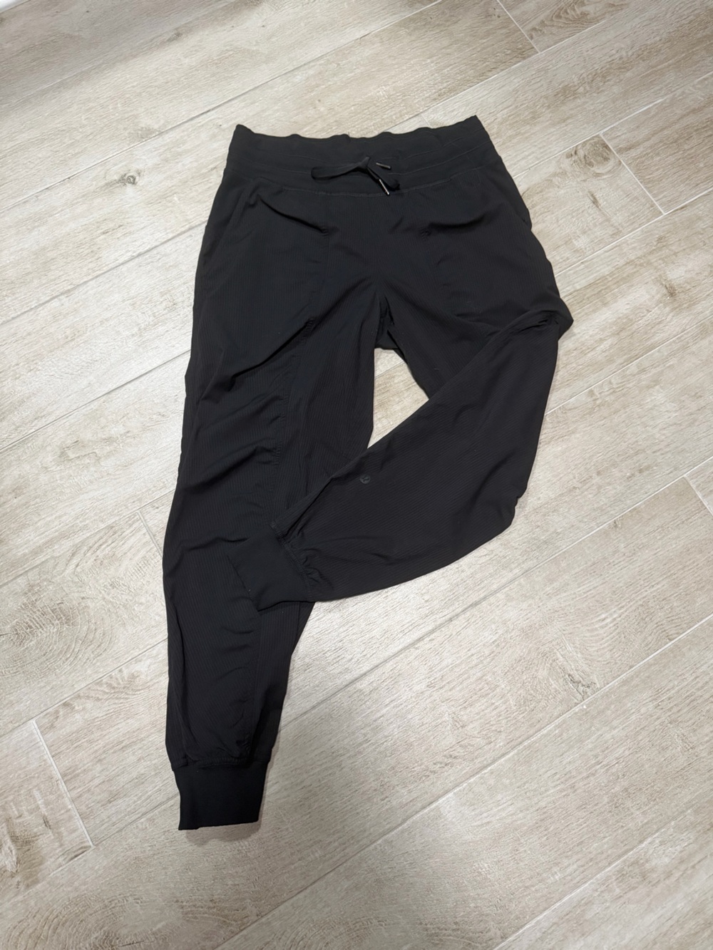 Lululemon Dance Studio Joggers size 6 7/8 length